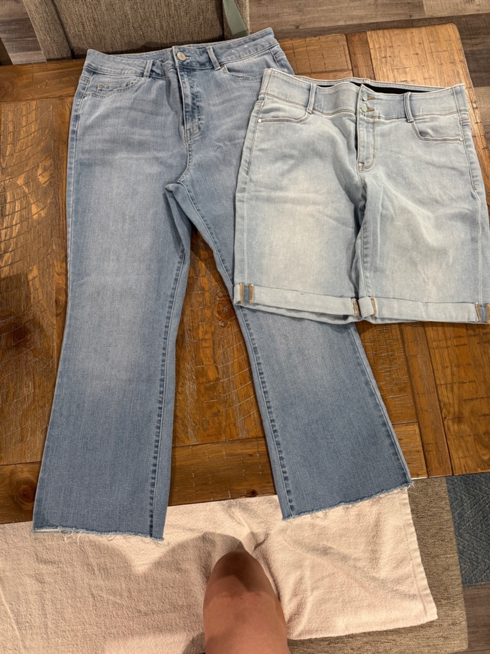 Apt. 9 Light Blue shorts size 12 with light wash cropped jeans size 12